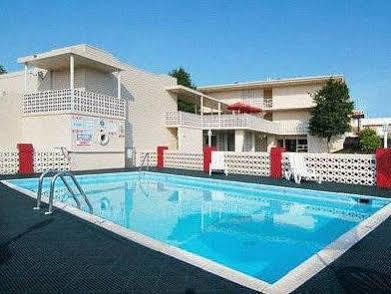 Lodge Econo Fort Knox